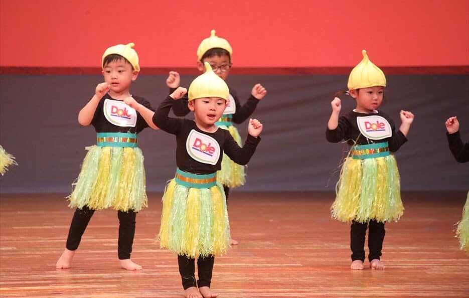 Banana Boogie Dance,ヒルトップインターナショナルスクール,熊本インターナショナルスクール,熊本英語幼稚園,熊本英語保育園,Hilltop International School