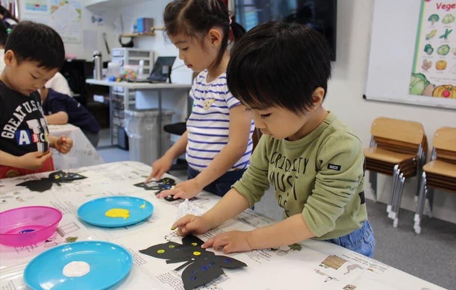 Making a Butterfly,ヒルトップインターナショナルスクール,熊本インターナショナルスクール,熊本英語幼稚園,熊本英語保育園,Hilltop International School